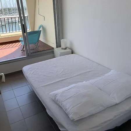Port Camargue : T3 Refait, 100m Plage, Piscine Privee, Parking, Pour 4 Pers. - Fr-1-731-70 *