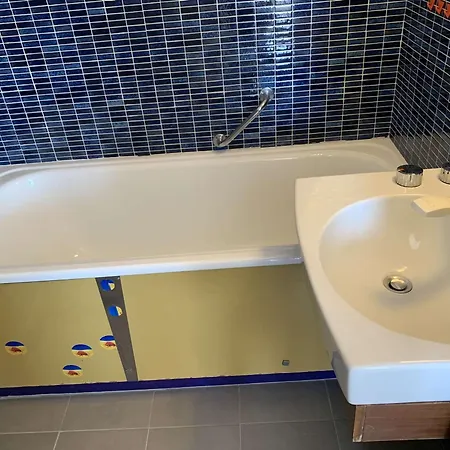 Port Camargue : T3 Refait, 100m Plage, Piscine Privée, Parking, Pour 4 Pers. - Fr-1-731-70 *