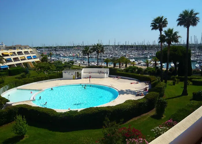 Апартаменты Port Camargue : T3 Refait, 100m Plage, Piscine Privee, Parking, Pour 4 Pers. - Fr-1-731-70 *